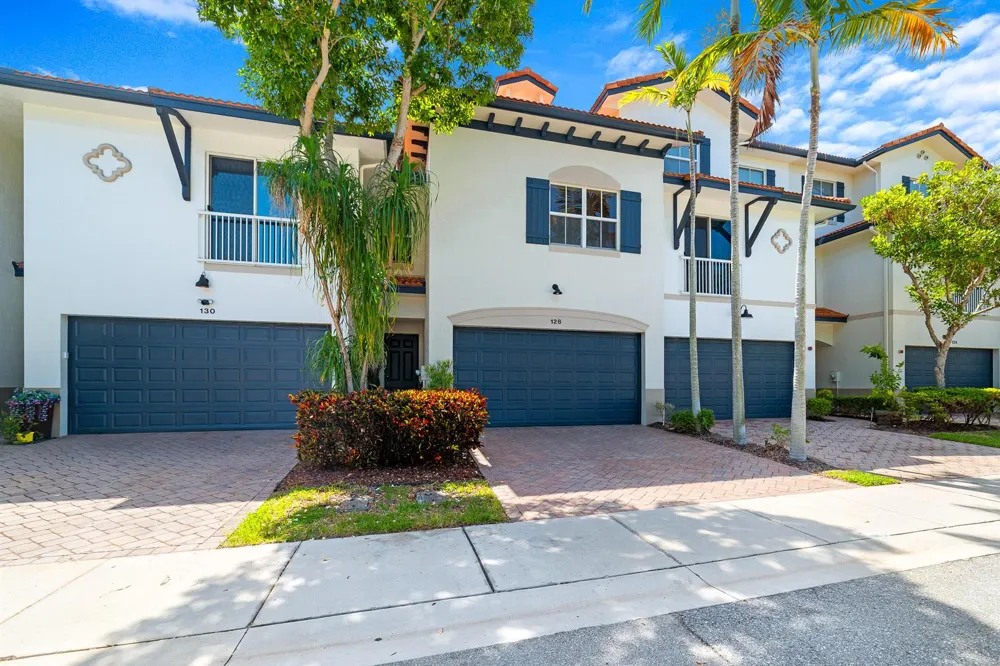 128 W Prive Circle Delray Beach, FL 33445
