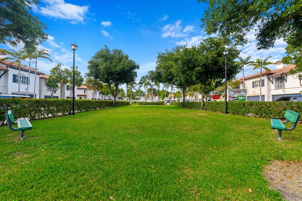 128 W Prive Circle Delray Beach, FL 33445