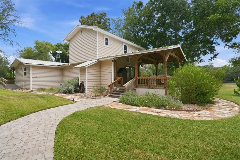 124 Lakepark Circle Mathis, TX 78368