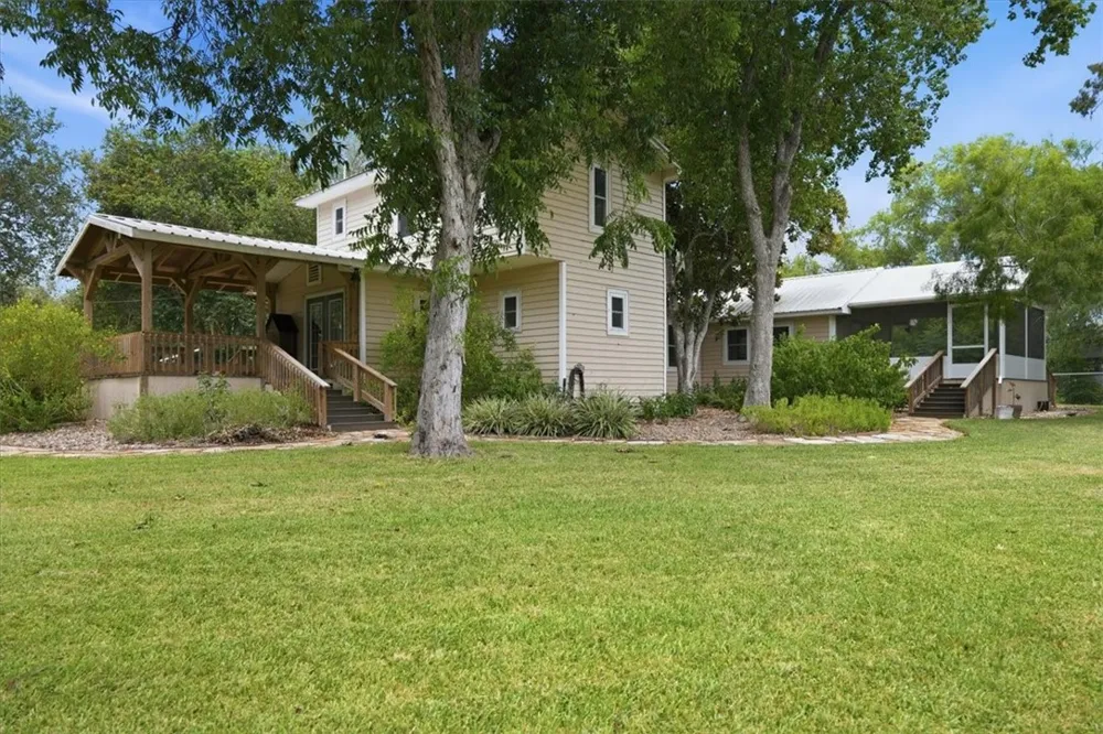 124 Lakepark Circle Mathis, TX 78368