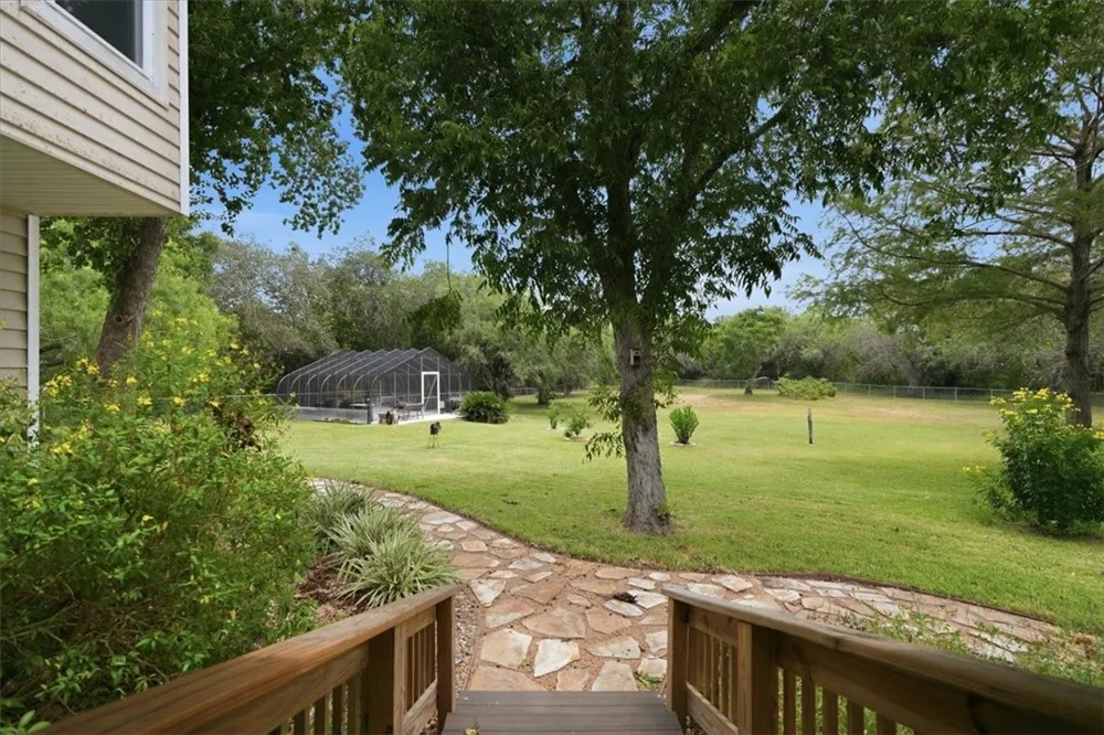 124 Lakepark Circle Mathis, TX 78368