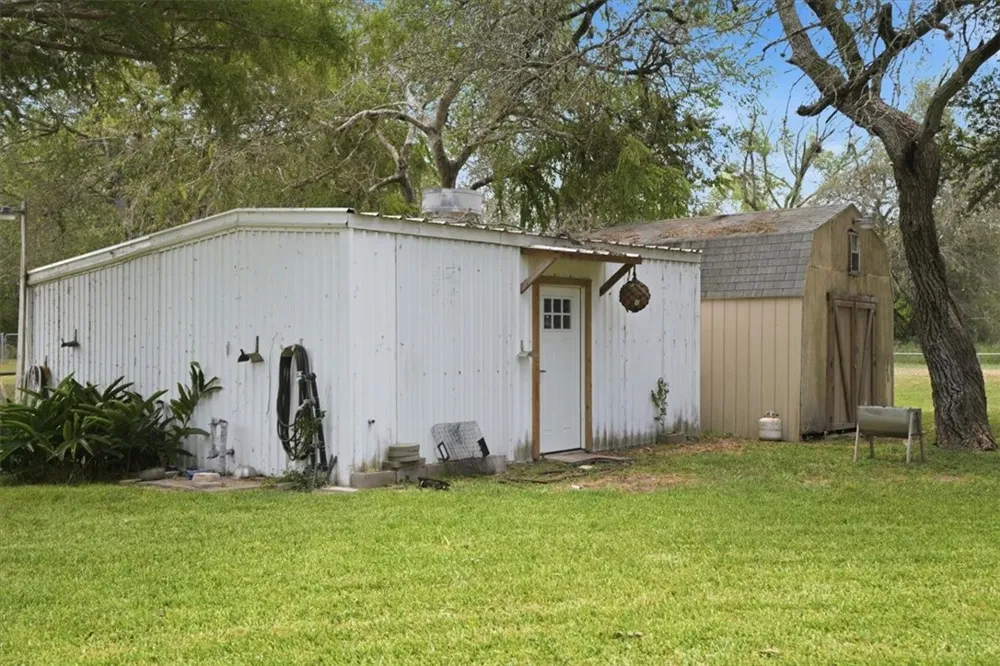 124 Lakepark Circle Mathis, TX 78368