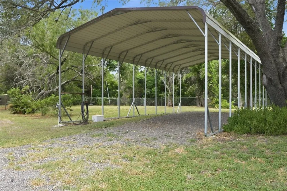 124 Lakepark Circle Mathis, TX 78368