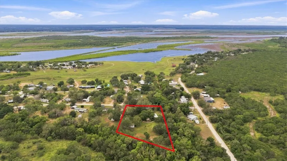 124 Lakepark Circle Mathis, TX 78368