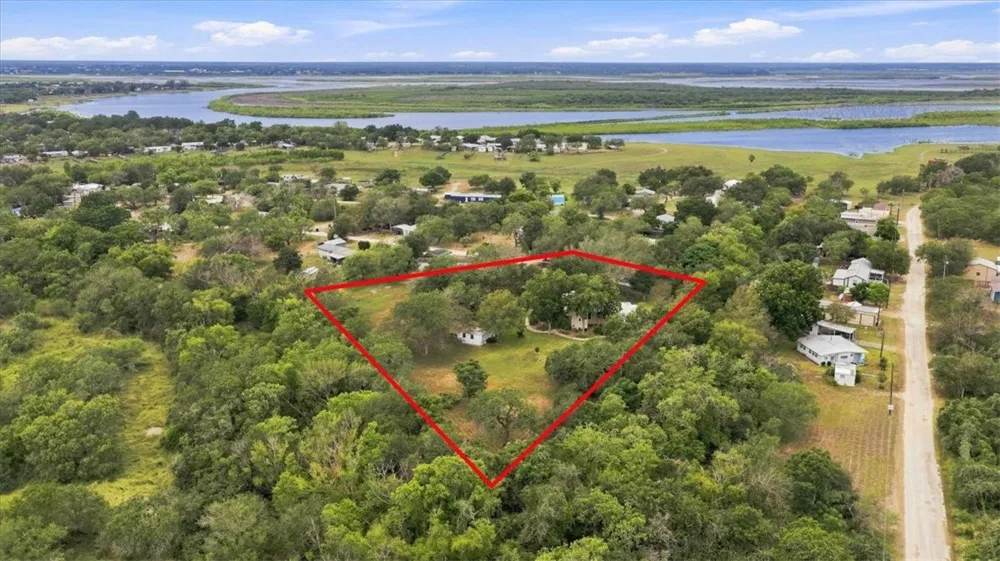 124 Lakepark Circle Mathis, TX 78368