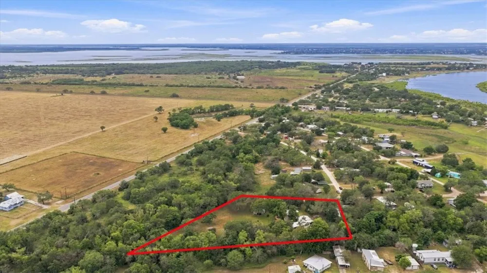 124 Lakepark Circle Mathis, TX 78368