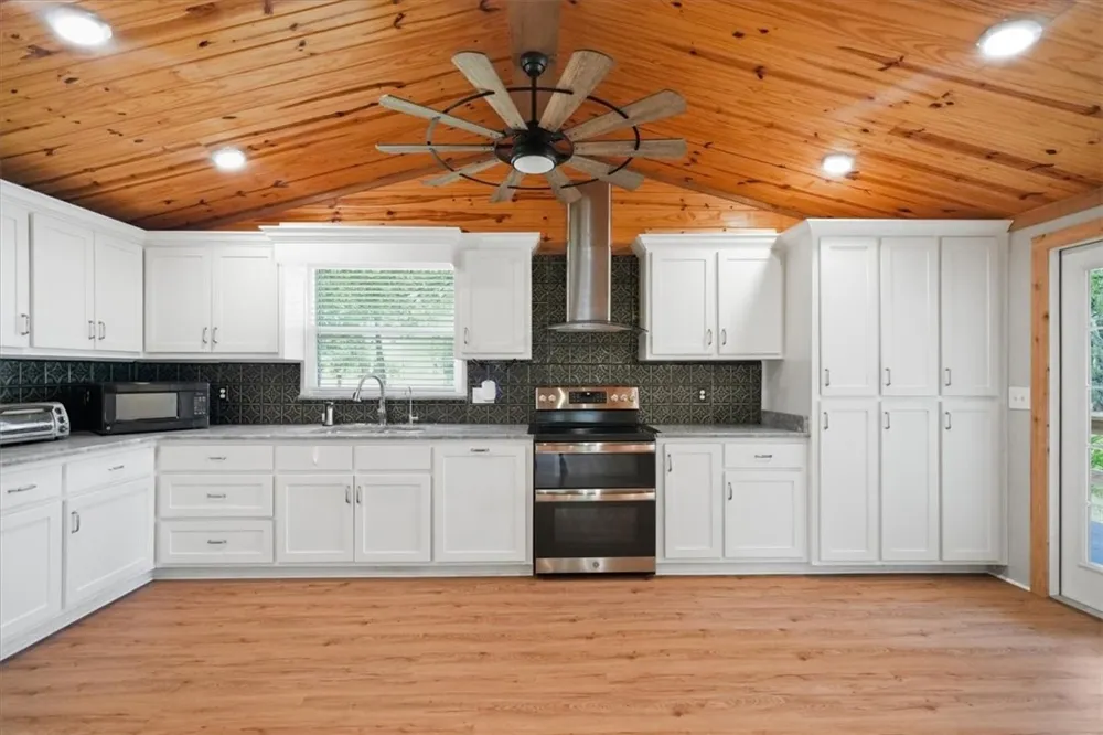 124 Lakepark Circle Mathis, TX 78368