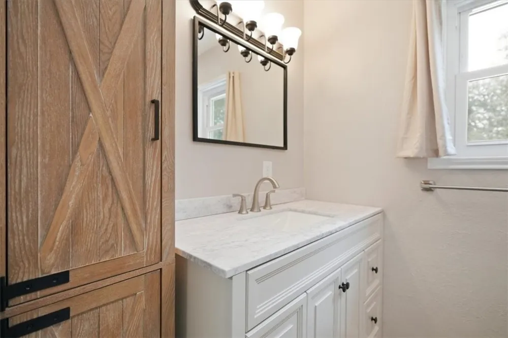124 Lakepark Circle Mathis, TX 78368