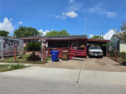 1009 Acacia Drive