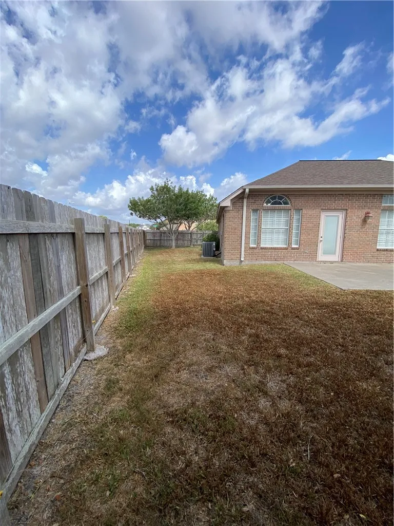 7122 Lindenwood Drive Corpus Christi, TX 78414