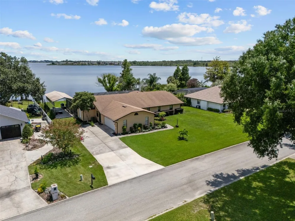 926 VAN DRIVE Auburndale, FL 33823