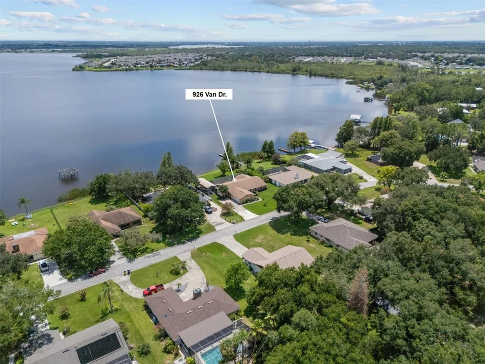 926 VAN DRIVE Auburndale, FL 33823