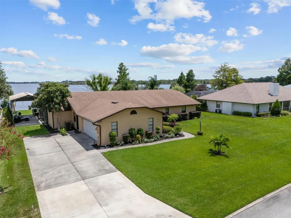 926 VAN DRIVE Auburndale, FL 33823