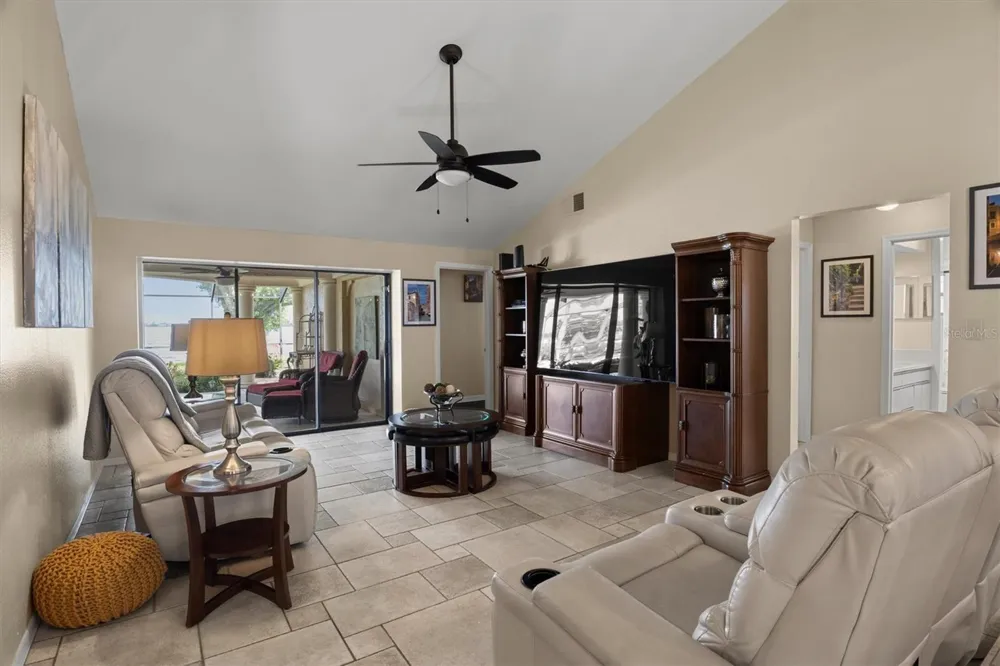 926 VAN DRIVE Auburndale, FL 33823