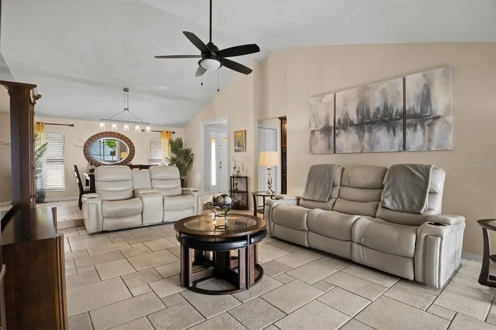 926 VAN DRIVE Auburndale, FL 33823