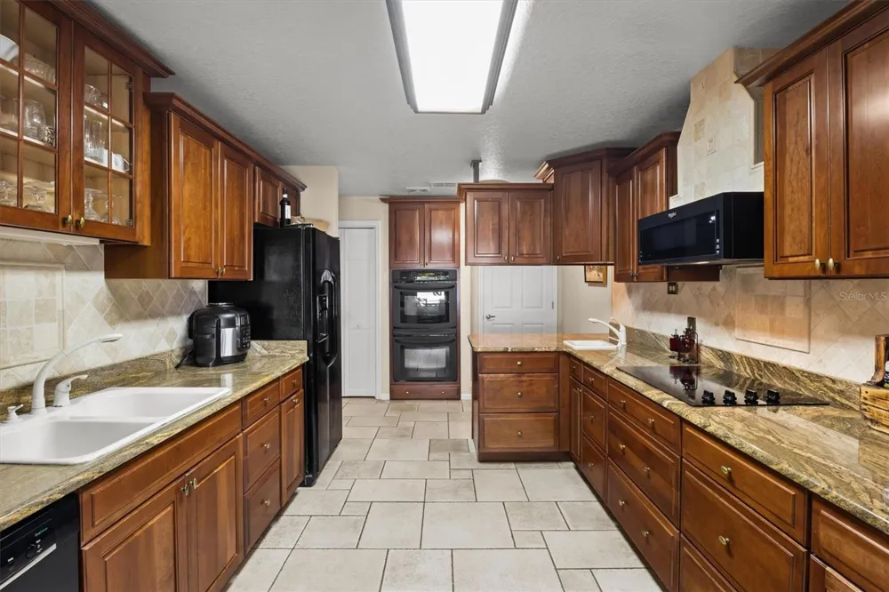 926 VAN DRIVE Auburndale, FL 33823