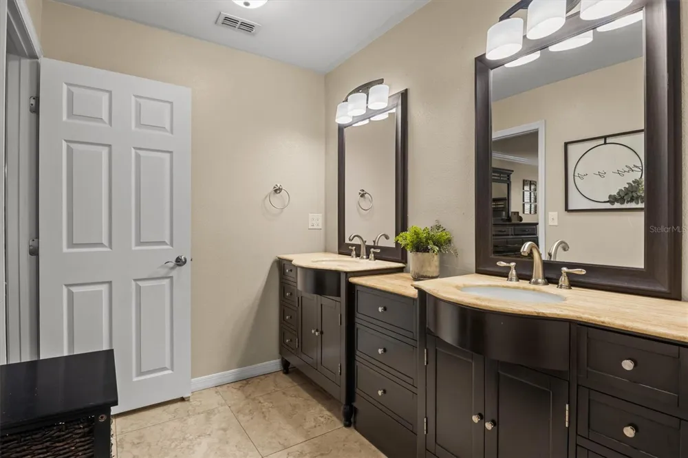 926 VAN DRIVE Auburndale, FL 33823