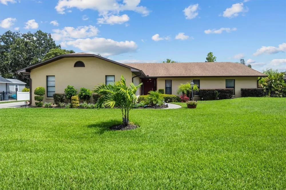 926 VAN DRIVE Auburndale, FL 33823