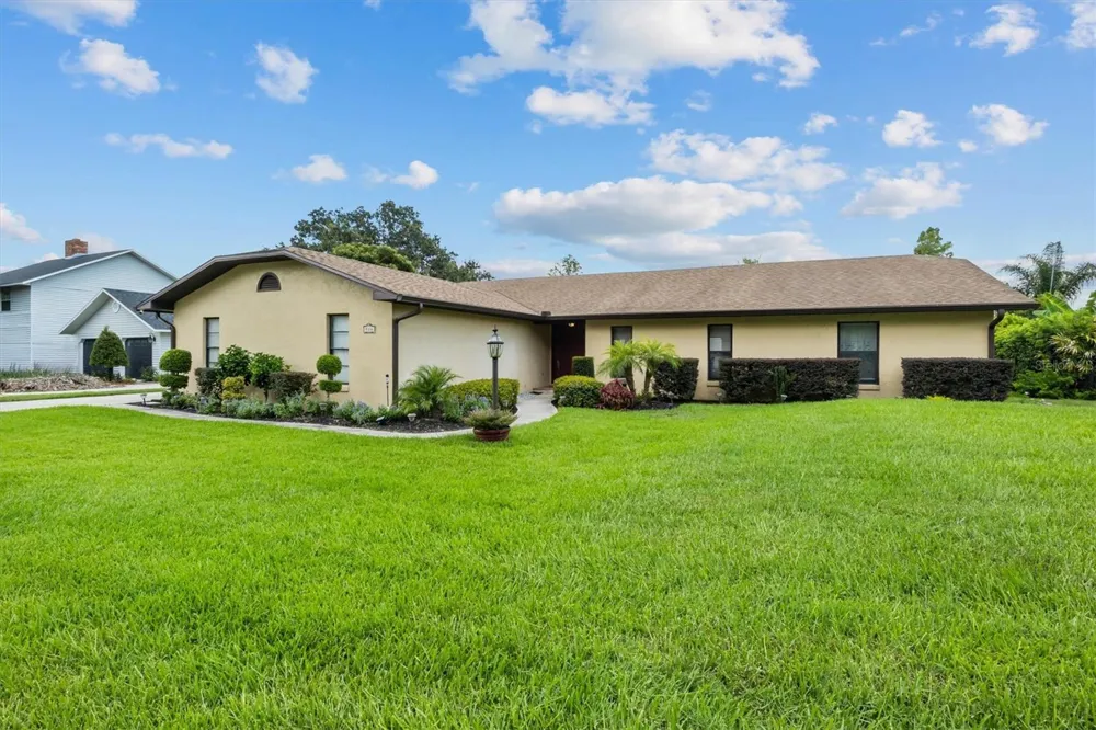 926 VAN DRIVE Auburndale, FL 33823