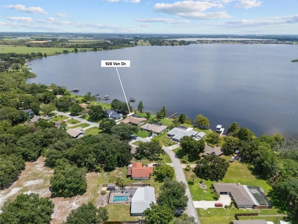 926 VAN DRIVE Auburndale, FL 33823