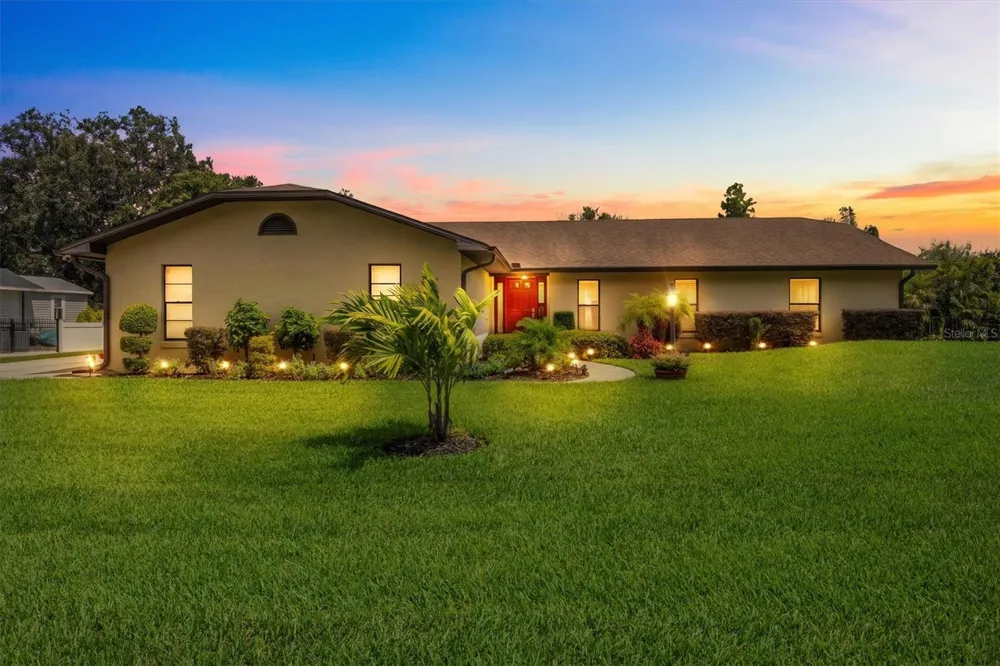 926 VAN DRIVE Auburndale, FL 33823