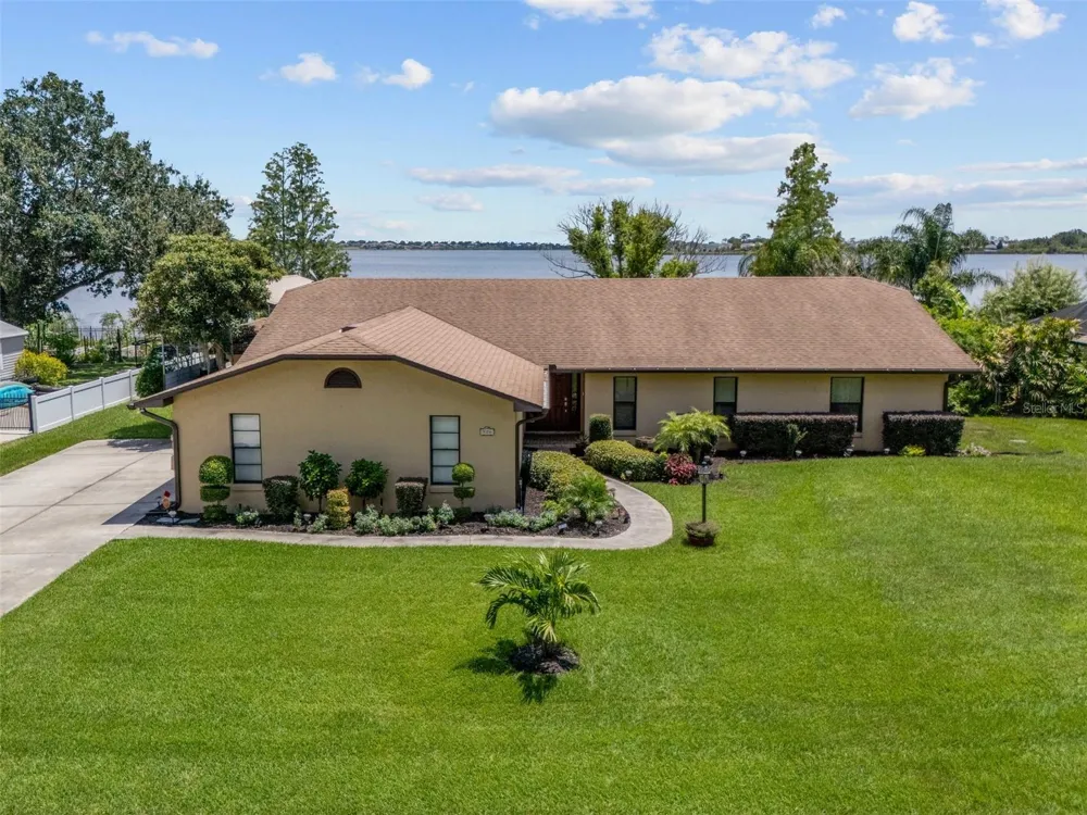 926 VAN DRIVE Auburndale, FL 33823