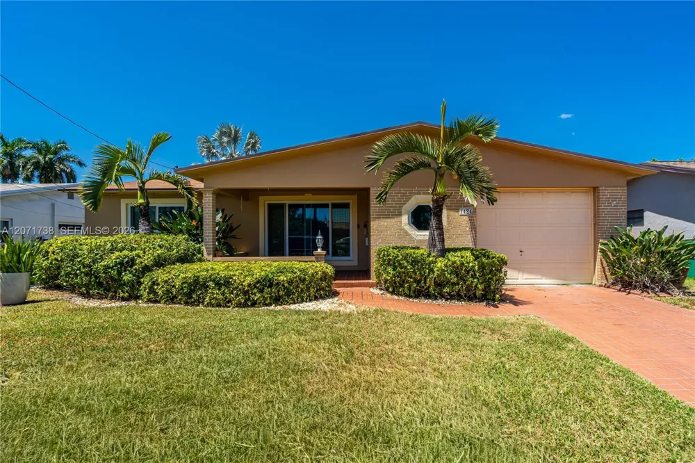 1424 Nautilus Isle Dania Beach, FL 33004