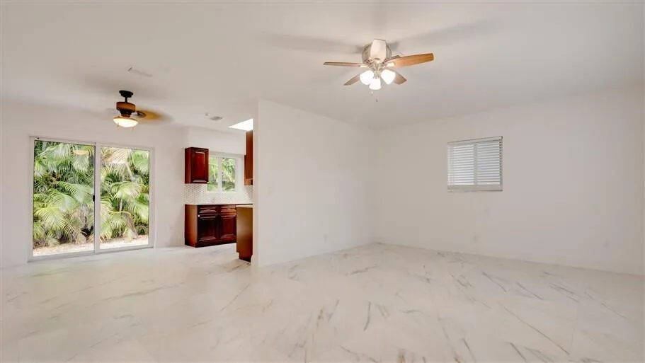 701 SE 1ST STREET Boynton Beach, FL 33435