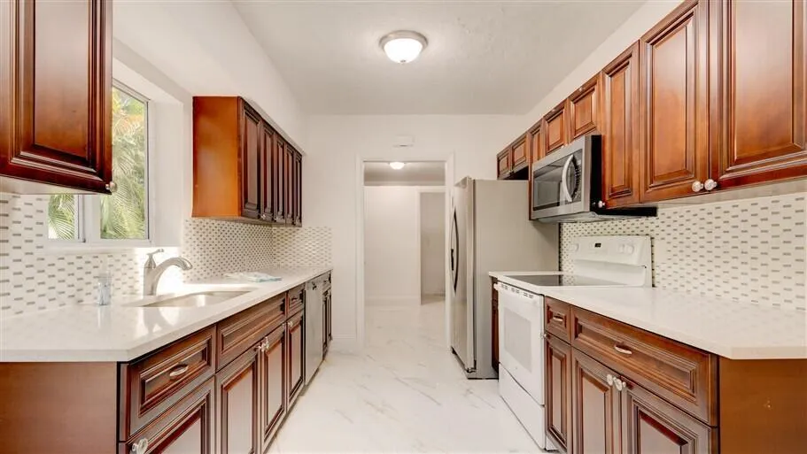 701 SE 1ST STREET Boynton Beach, FL 33435