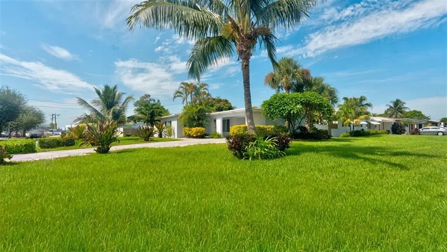 701 SE 1ST STREET Boynton Beach, FL 33435