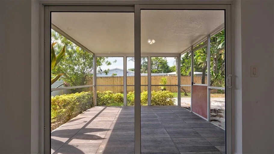 701 SE 1ST STREET Boynton Beach, FL 33435