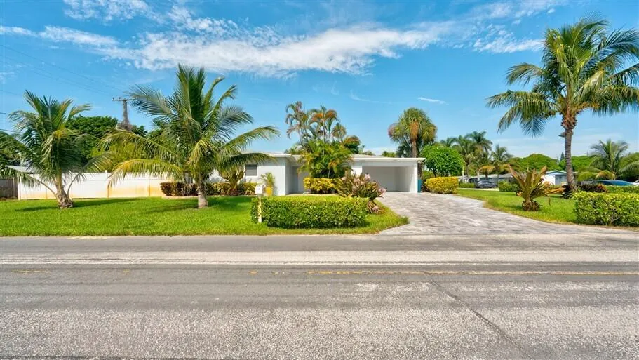 701 SE 1ST STREET Boynton Beach, FL 33435