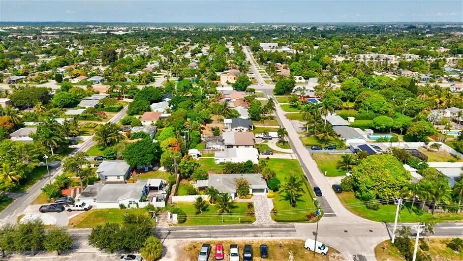 701 SE 1ST STREET Boynton Beach, FL 33435