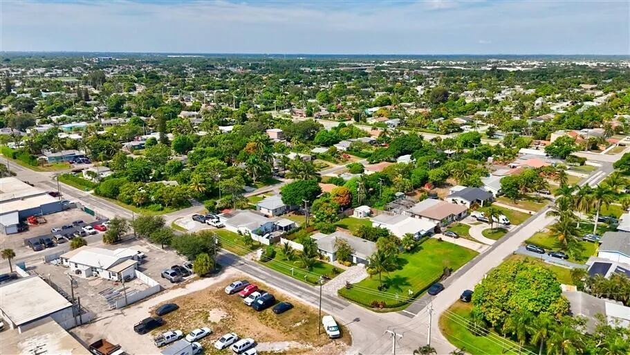 701 SE 1ST STREET Boynton Beach, FL 33435