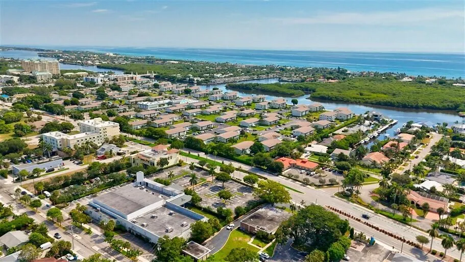 701 SE 1ST STREET Boynton Beach, FL 33435