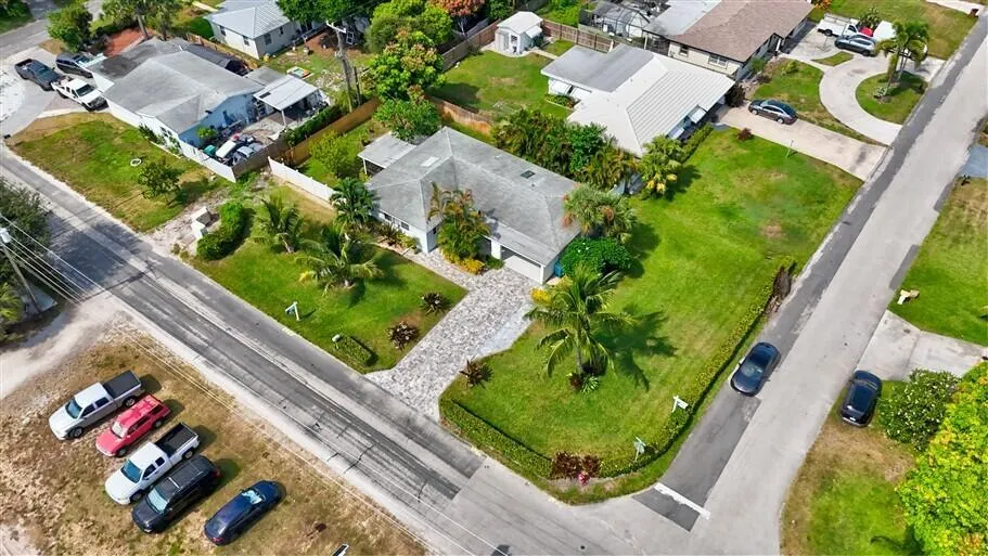 701 SE 1ST STREET Boynton Beach, FL 33435