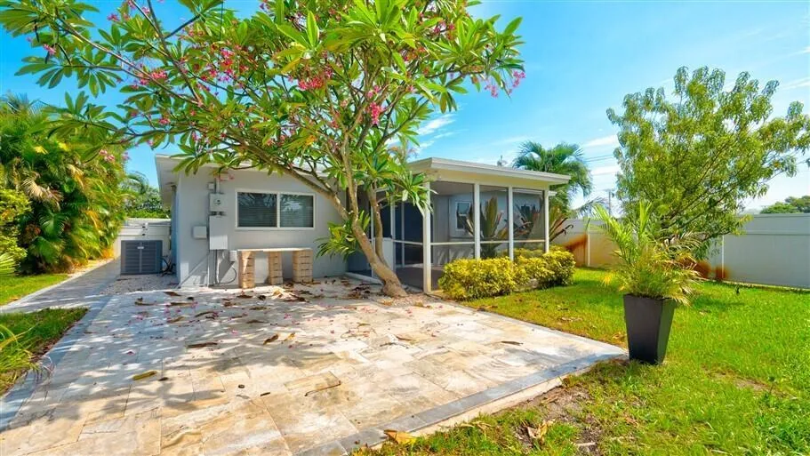 701 SE 1ST STREET Boynton Beach, FL 33435