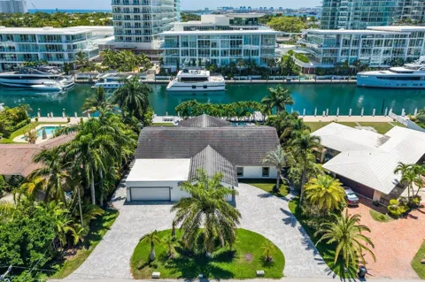 2540 MERCEDES DRIVE