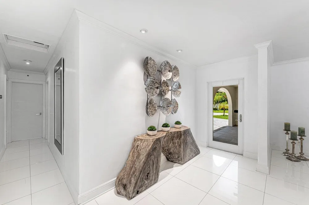 2540 MERCEDES DRIVE Fort Lauderdale, FL 33316