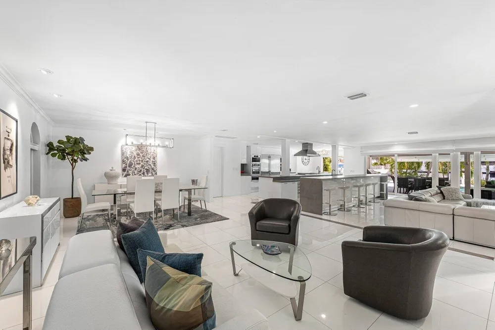 2540 MERCEDES DRIVE Fort Lauderdale, FL 33316