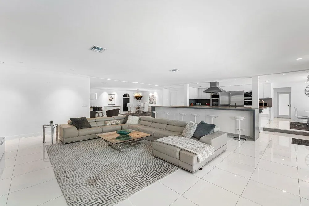 2540 MERCEDES DRIVE Fort Lauderdale, FL 33316