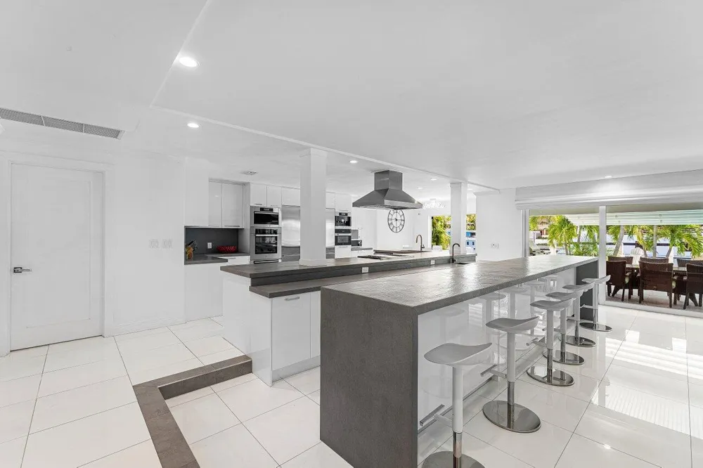 2540 MERCEDES DRIVE Fort Lauderdale, FL 33316
