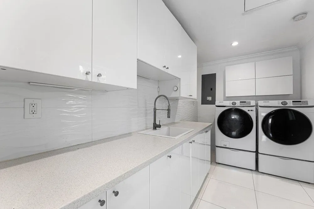 2540 MERCEDES DRIVE Fort Lauderdale, FL 33316