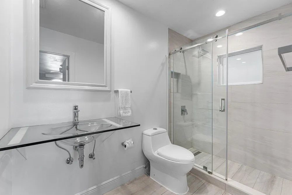 2540 MERCEDES DRIVE Fort Lauderdale, FL 33316