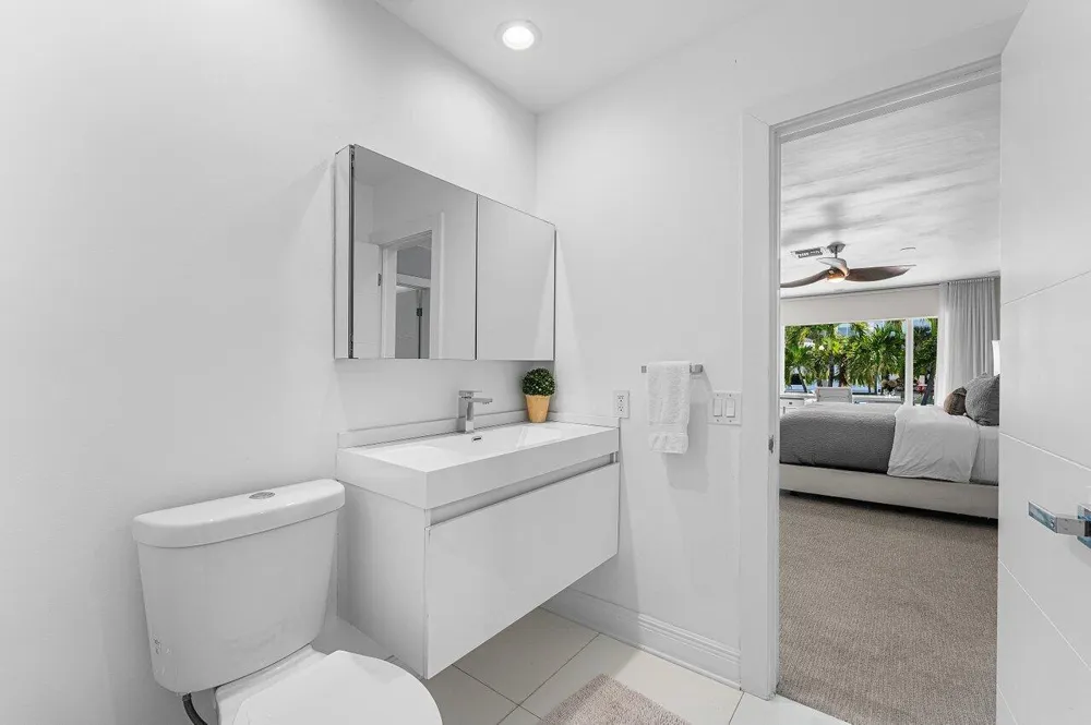2540 MERCEDES DRIVE Fort Lauderdale, FL 33316