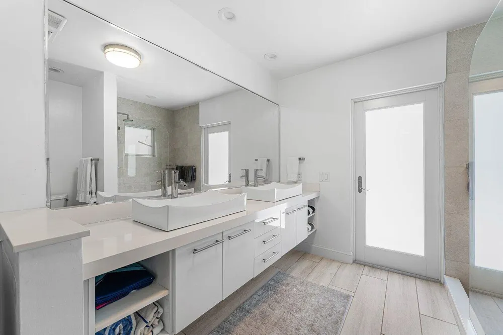 2540 MERCEDES DRIVE Fort Lauderdale, FL 33316