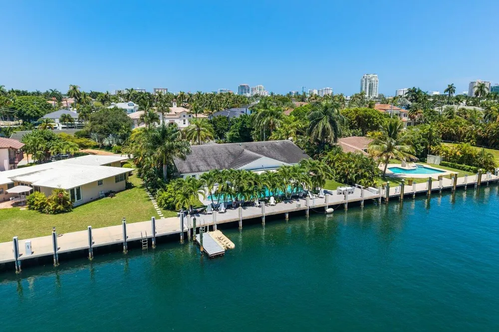 2540 MERCEDES DRIVE Fort Lauderdale, FL 33316