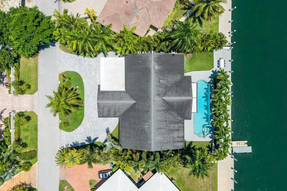 2540 MERCEDES DRIVE Fort Lauderdale, FL 33316