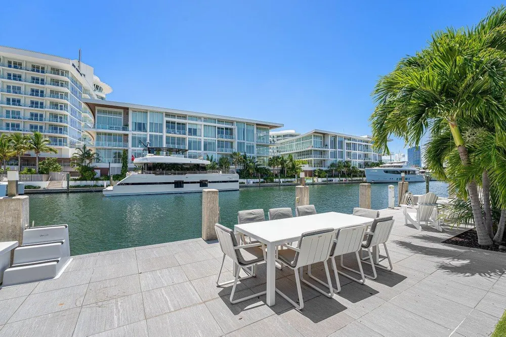2540 MERCEDES DRIVE Fort Lauderdale, FL 33316