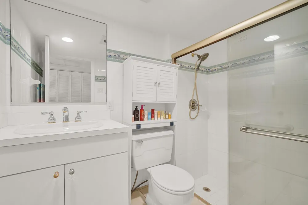 5500 OLD OCEAN BOULEVARD #108 Ocean Ridge, FL 33435